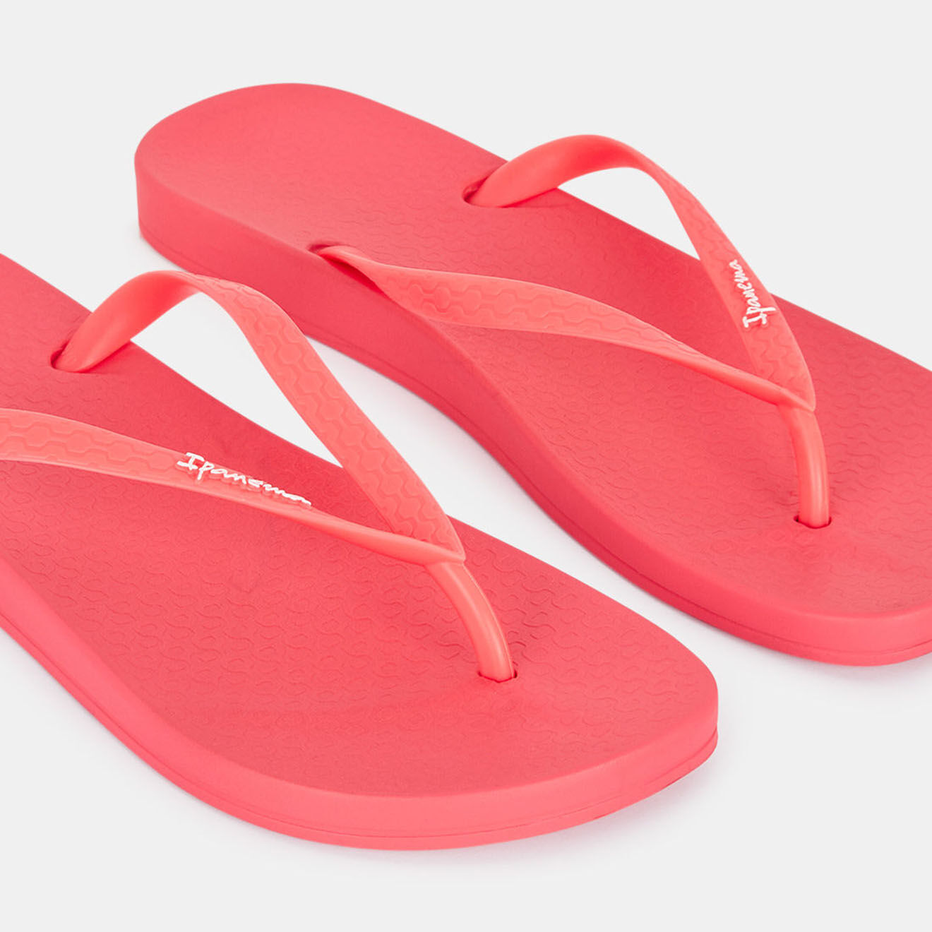Ipanema Tongs Colors en matière recyclée rose vif