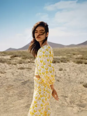 Top cropped Tommy Hilfiger x Vacation com estampa floral e decote redondo