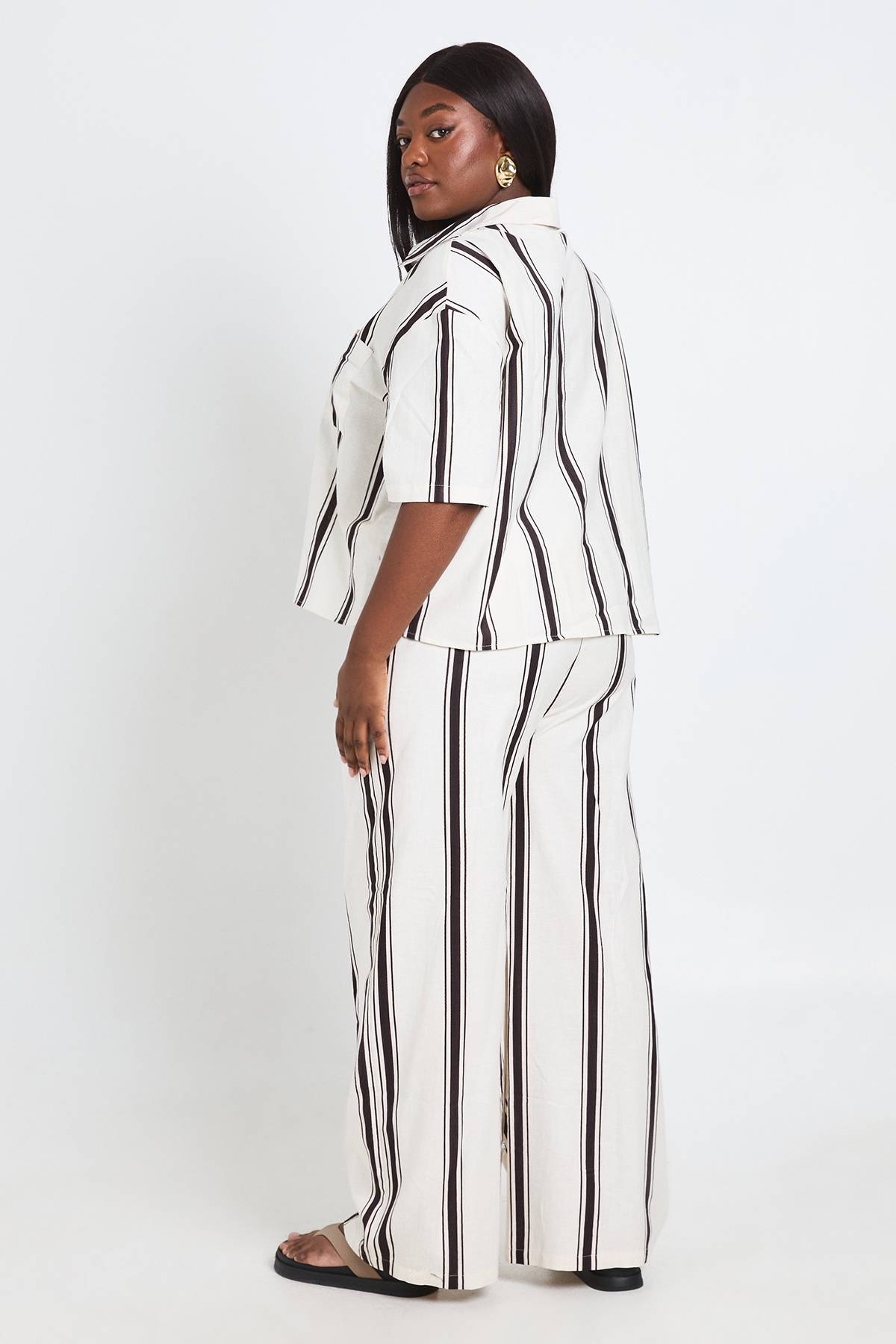 boohoo Chemise Rayée Ample En Lin Grande Taille