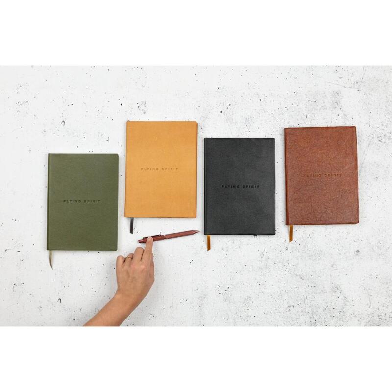 Carnet brochure cousue Flying Spirit A5 180 pages ligné couverture cuir lisse papier ivoire 90g - Kaki