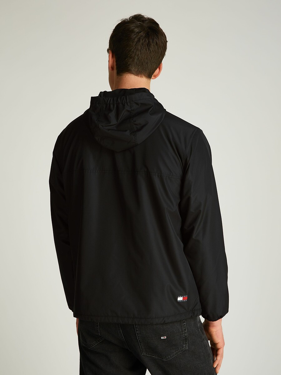 TOMMY JEANS<br>Jaqueta leve com zíper e capuz