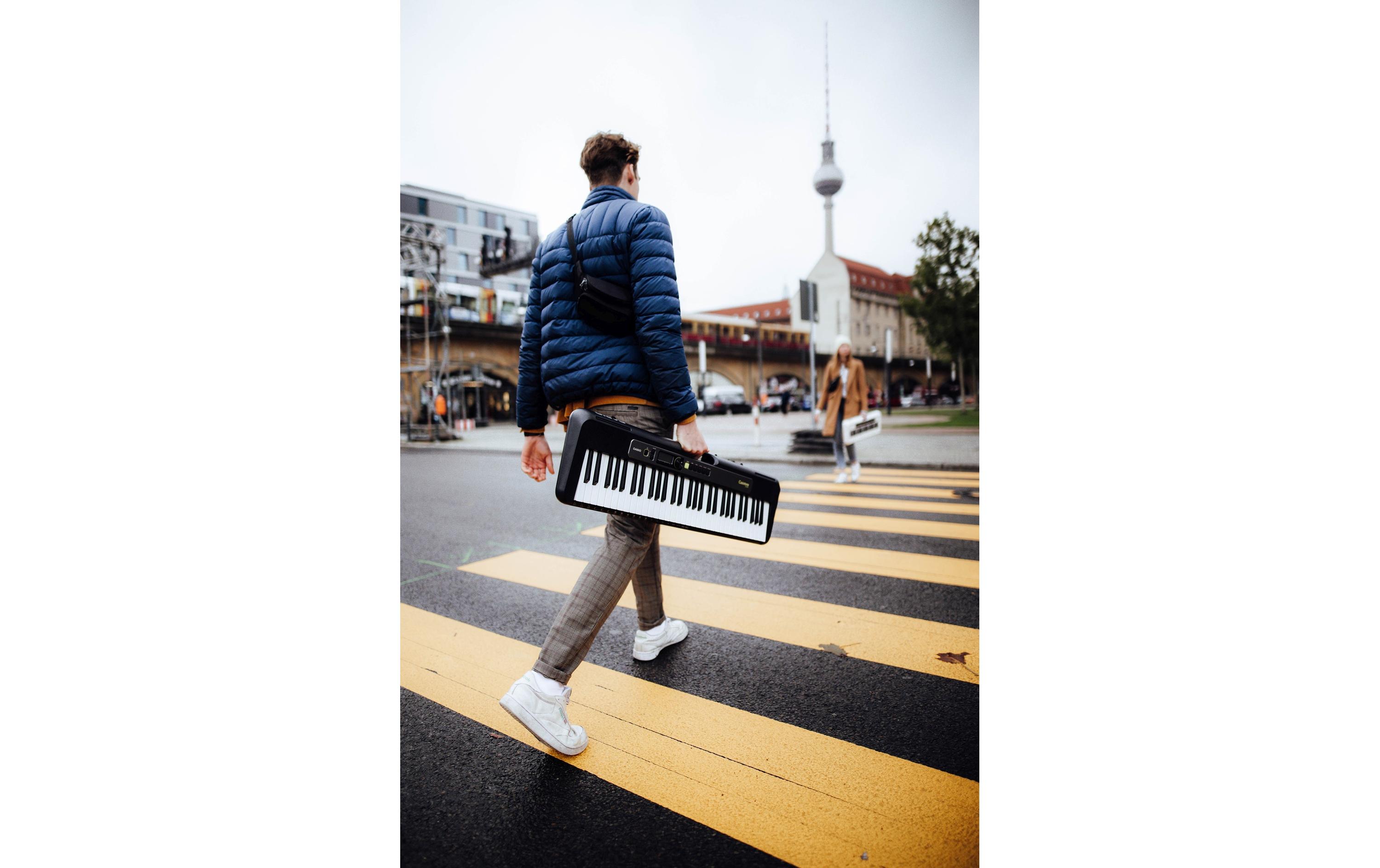 Keyboard LK-S250<br>Portables Keyboard mit 61 anschlagdynamischen Leuchttasten