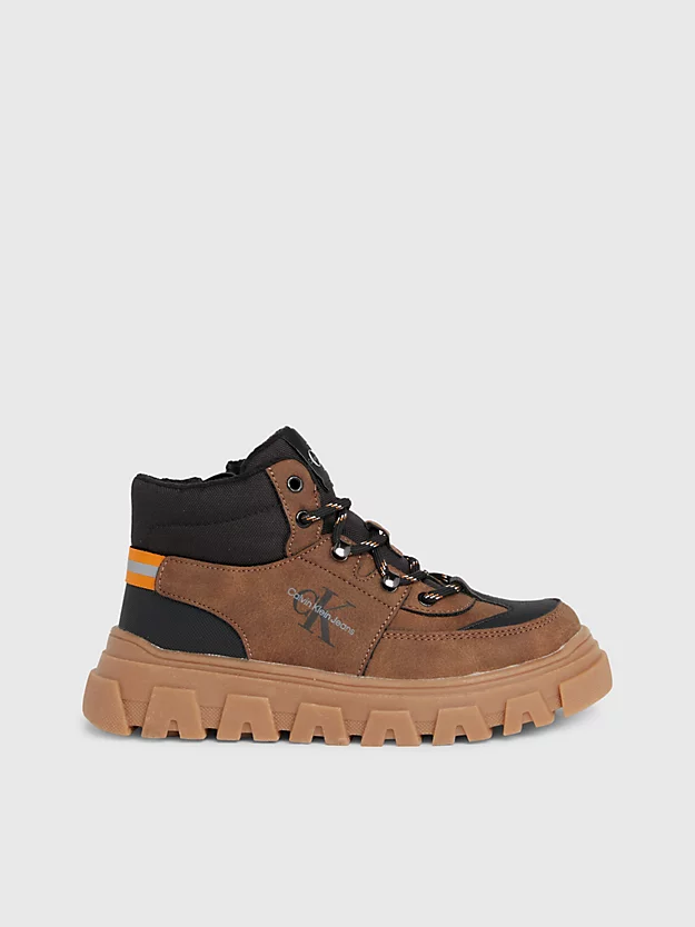 Botas infantis com cadarço