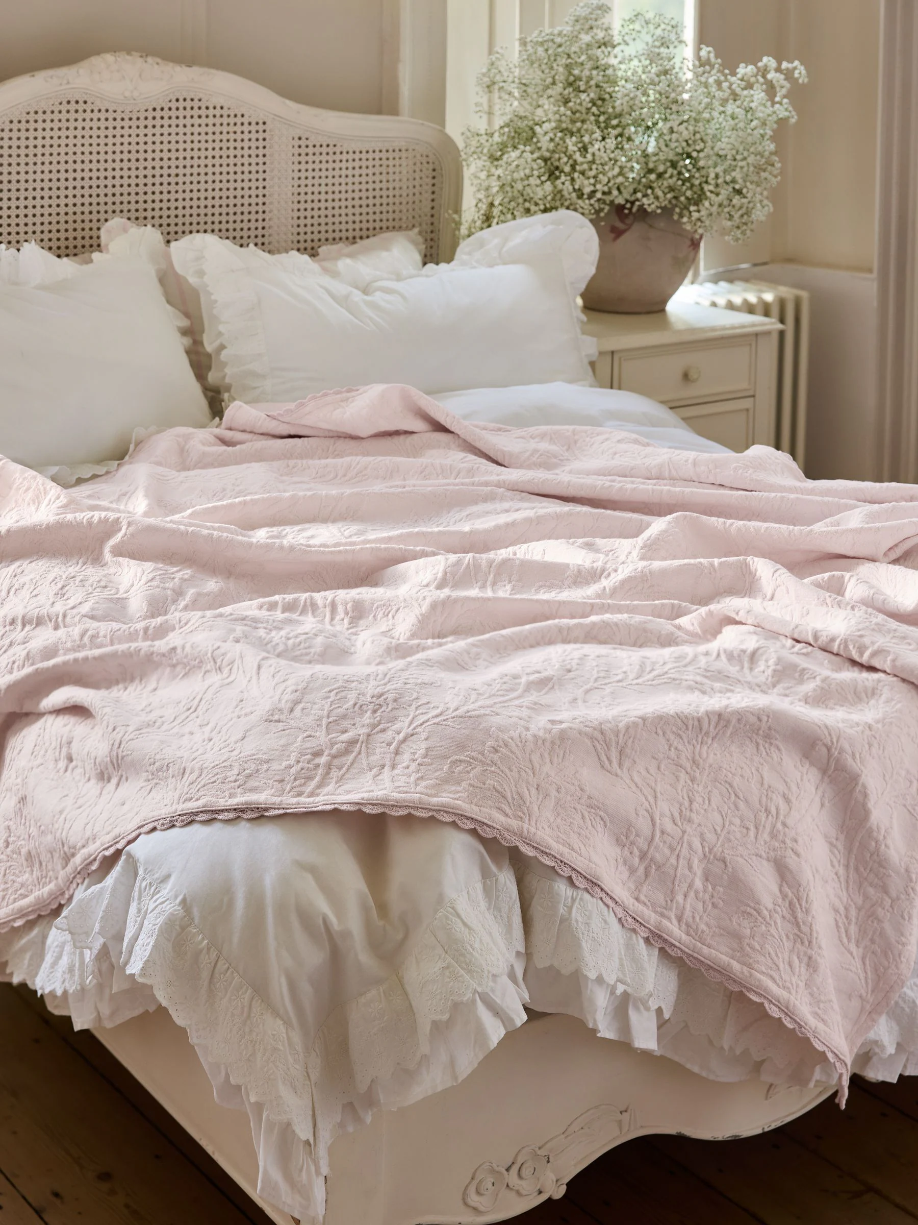 Shabby Chic by Rachel Ashwell® Textured Floral Matelasse Throw