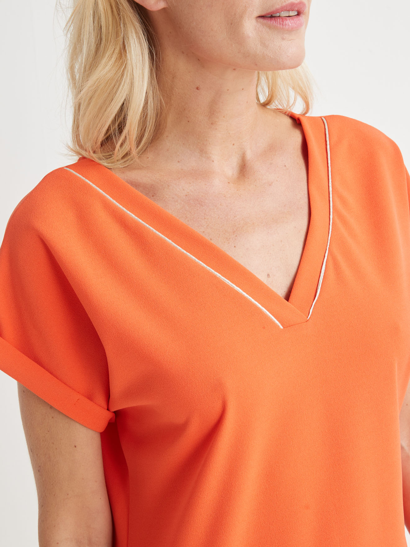 Robe housse encolure V