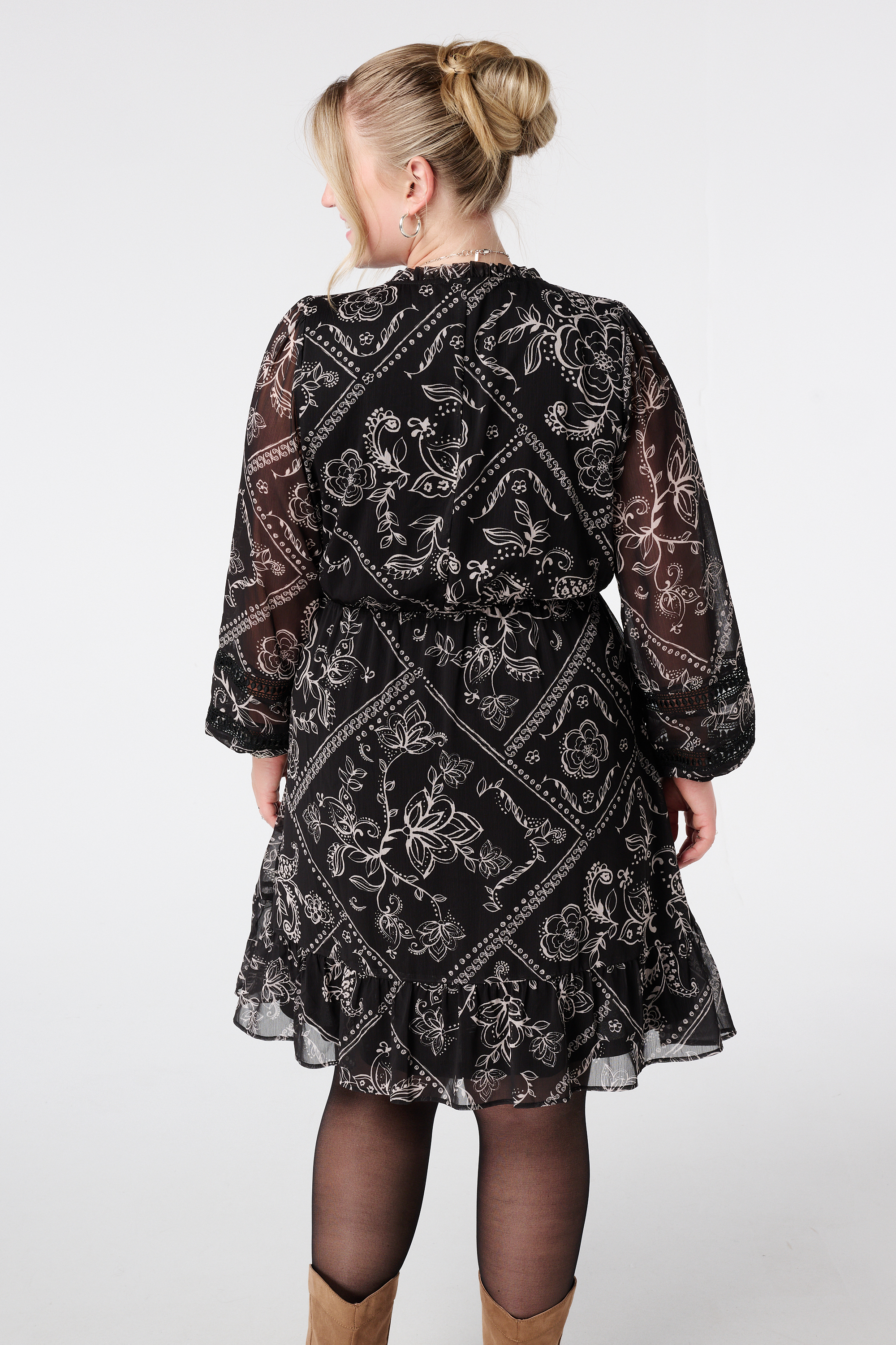 Jurk met print en broderie details Multi zwart-wit