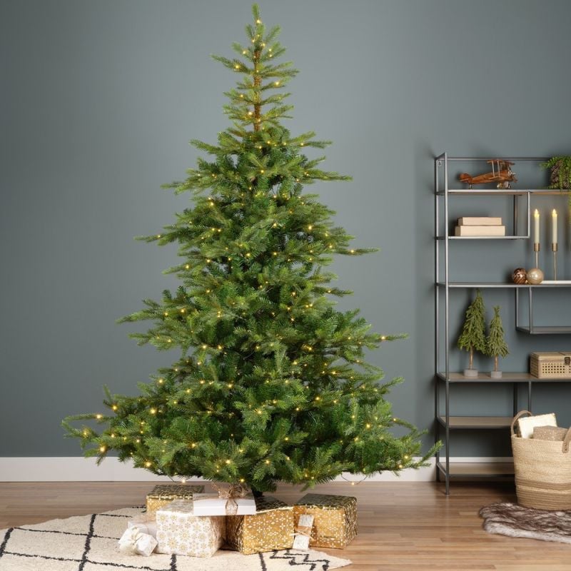 Everlands Grandis Fir - Kunstkerstboom - Groen - 700 - 240 cm