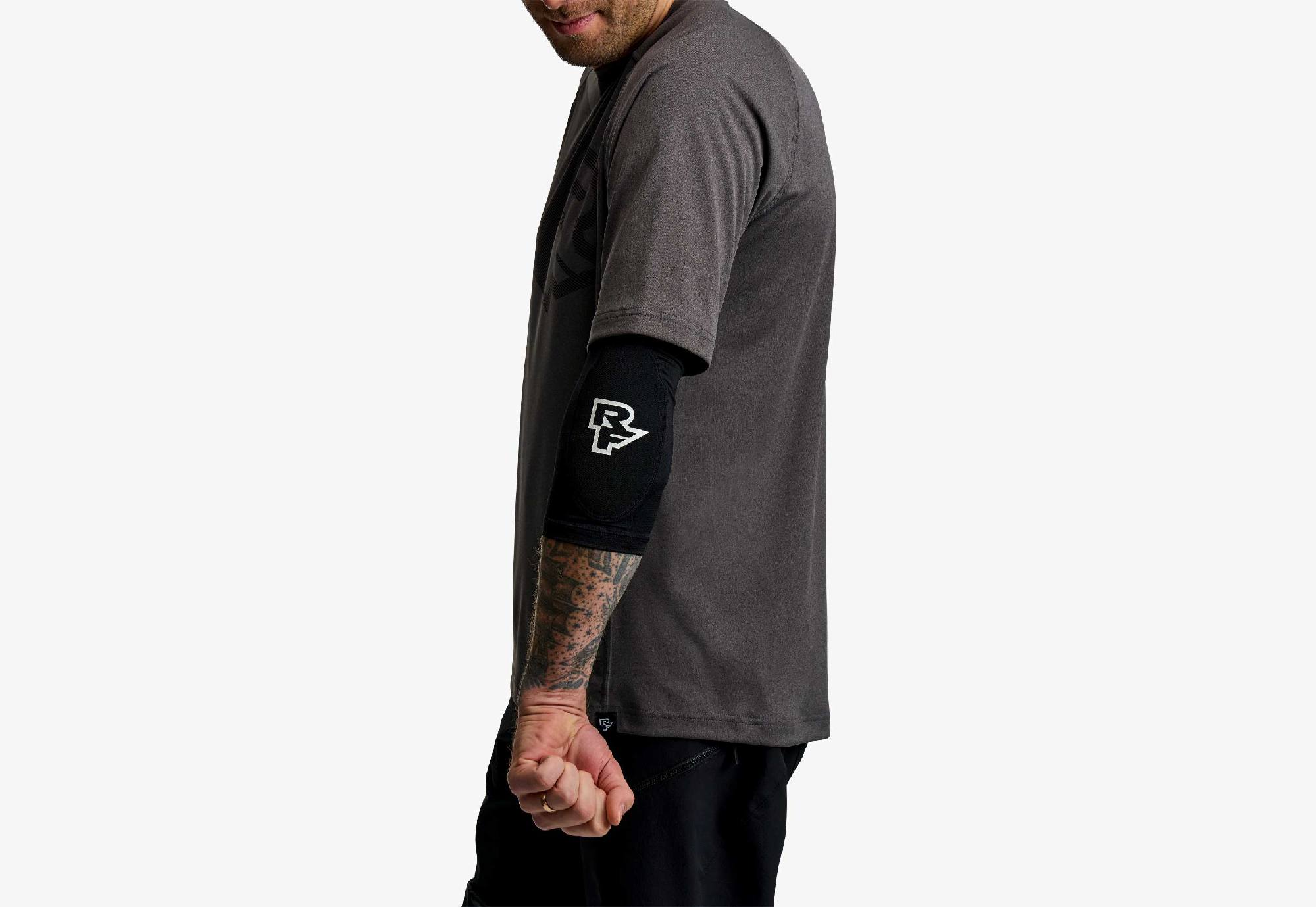 Race Face Charge Elbow