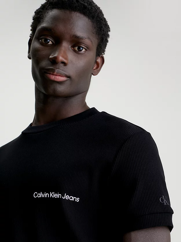 Camiseta de algodão canelado slim