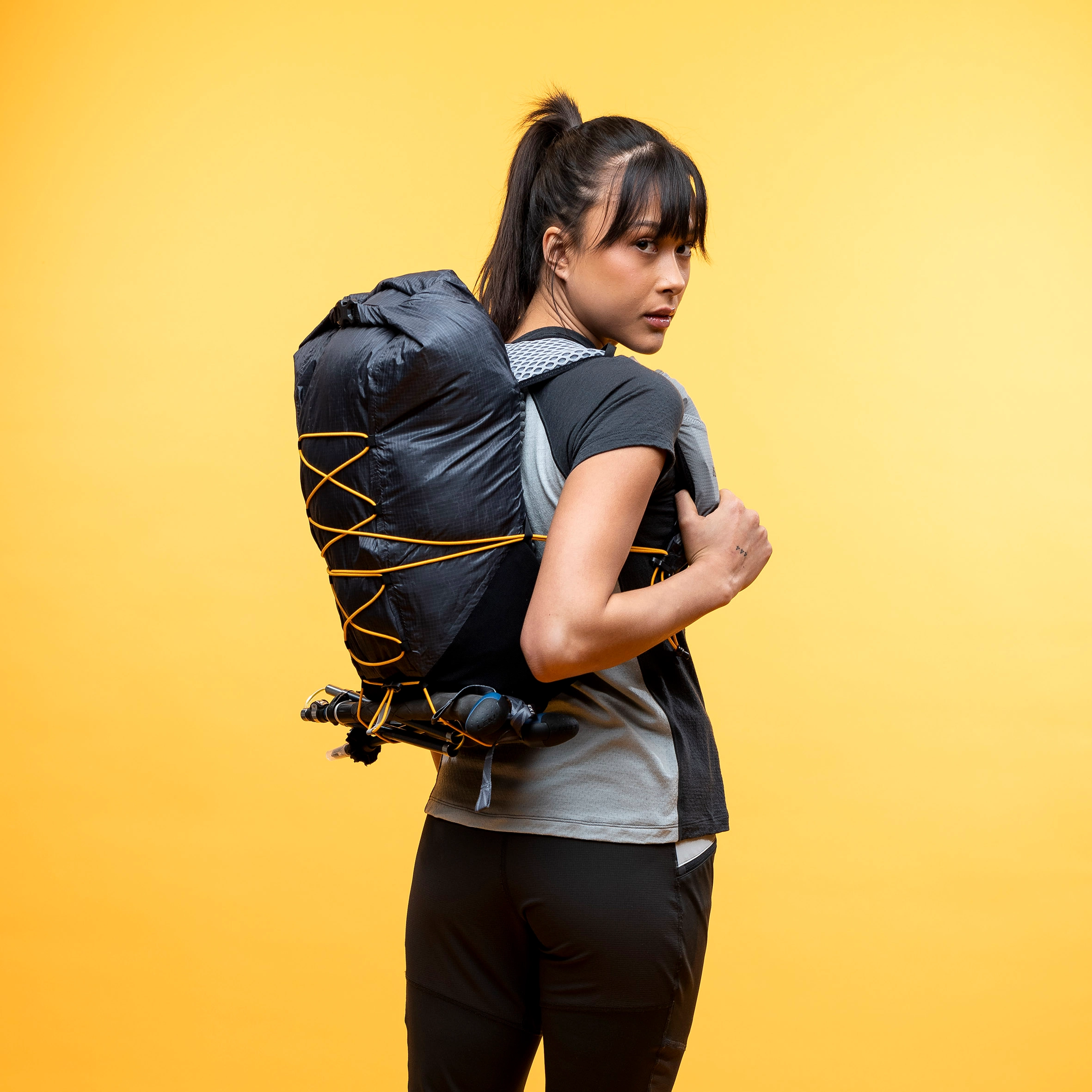 Y LightLine Fastpack S/M 1-24 Dark Shadow Grey
