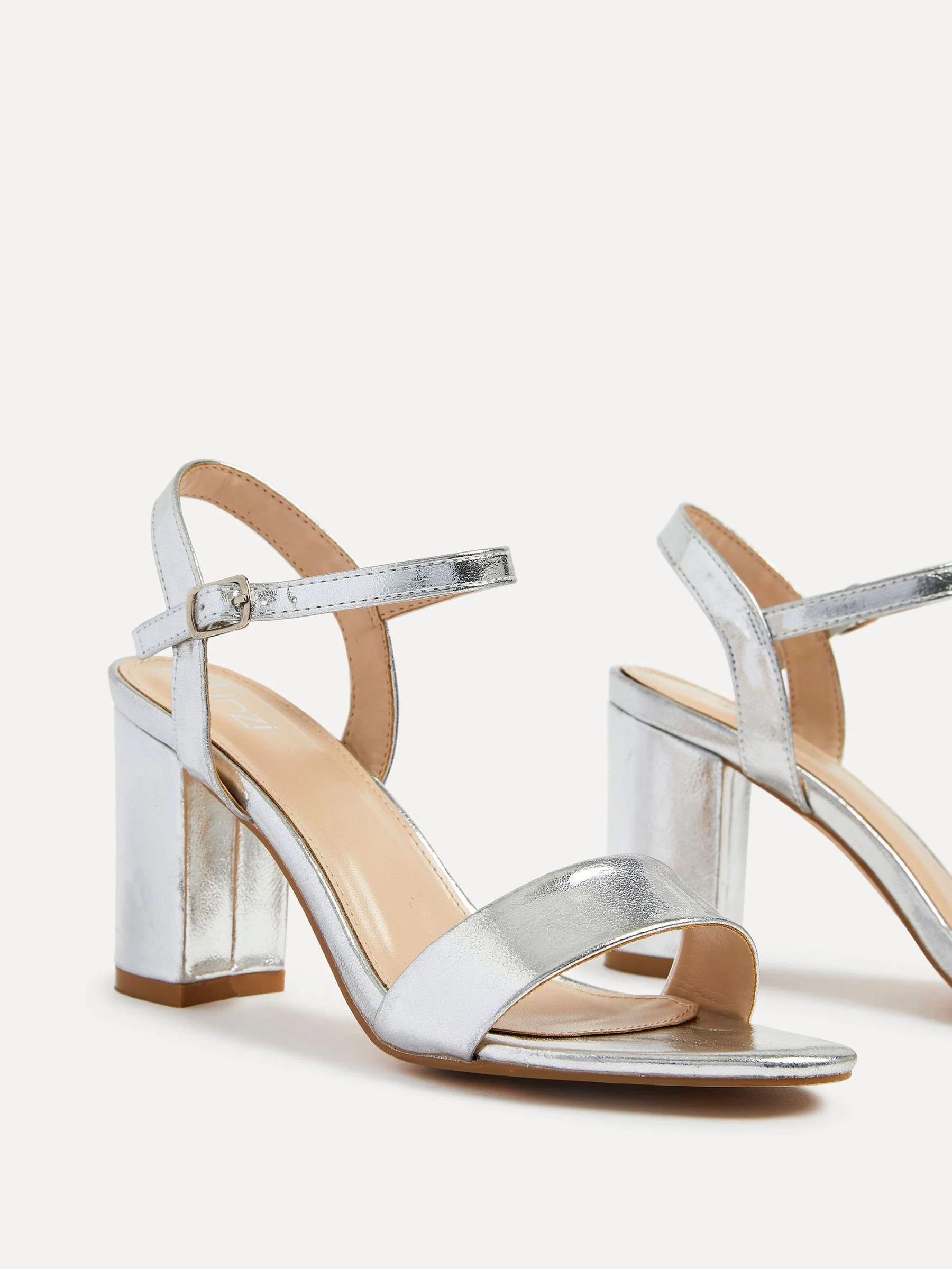 Zilver - Linzi - Skyline minimalistische sandalen met blokhak en open achterkant