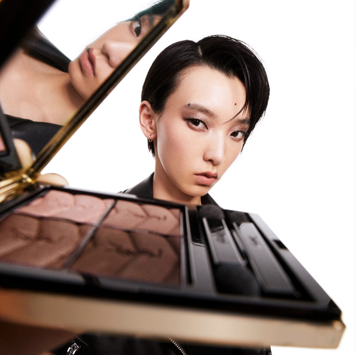 YVES SAINT LAURENT Couture Mini Clutch Palette De Fards A Paupières Longue Tenue