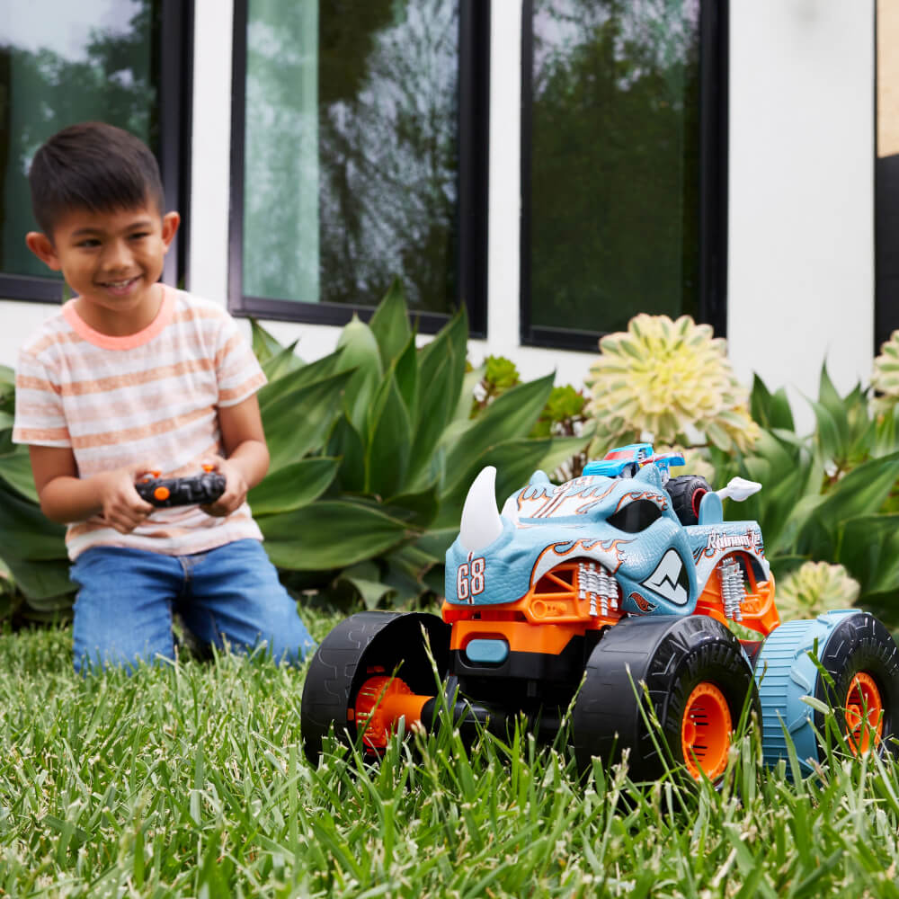 Hot Wheels R/C MT Transforming Rhinomite