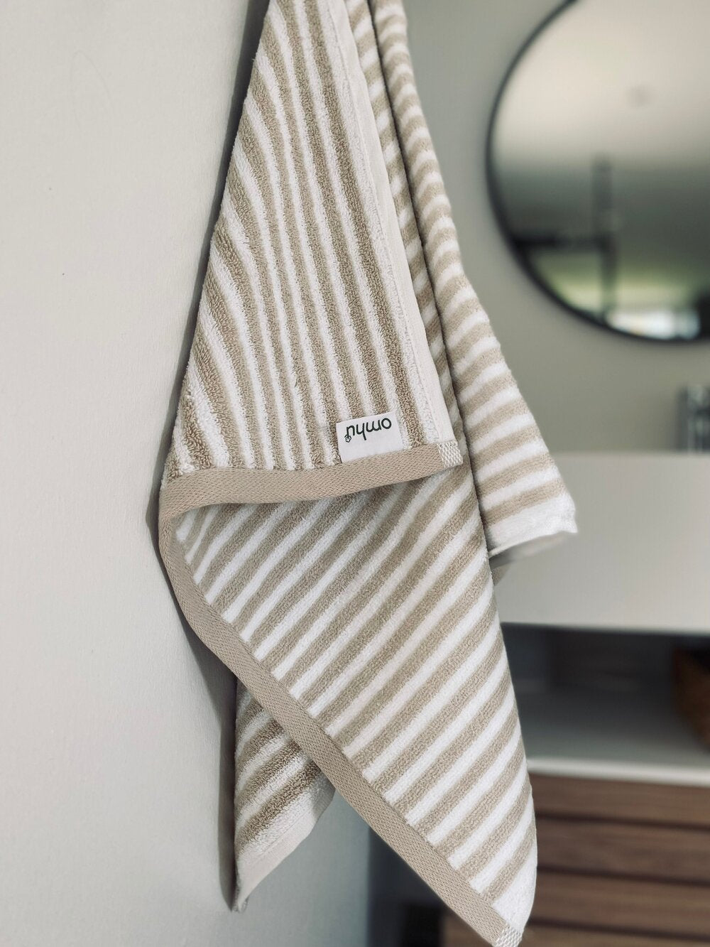 Omhu  Frotté Velour stribet Håndklæde - Sand/Hvid