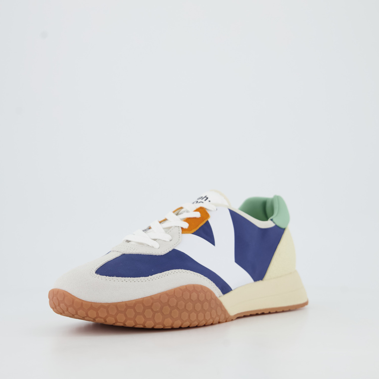 Keh-noo Sneaker