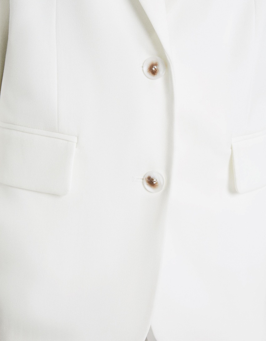 Blazer feminino de corte amplo