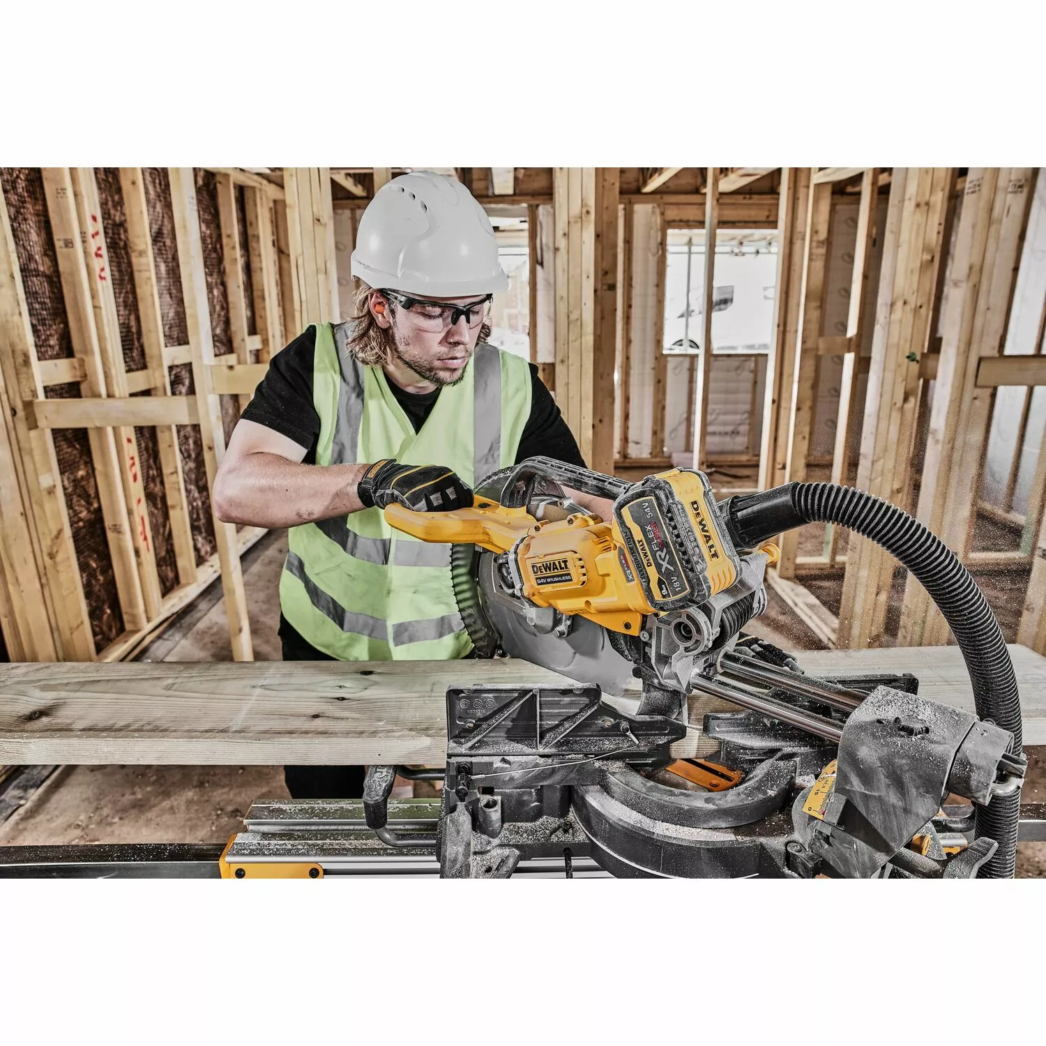 DeWALT DCS781N-XJ 18V/54V XR FlexVolt Li-Ion Accu Afkort-/verstekzaag body - 305 mm