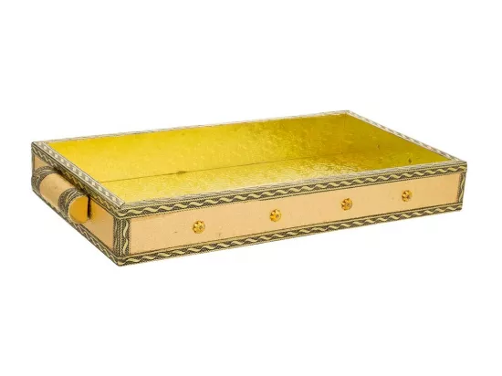Plateau en métal doré repoussé 33x18x4,5h
