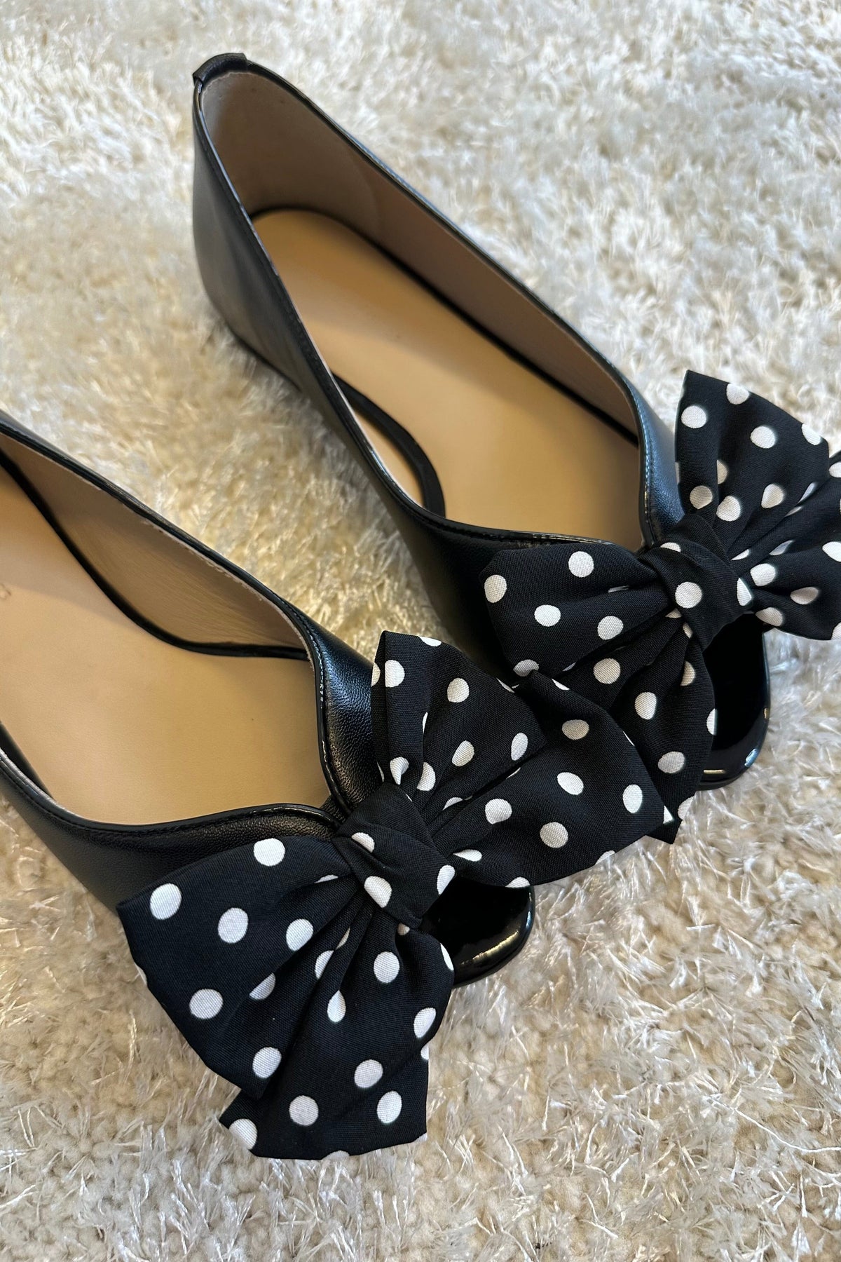Mellow Moon Amalie black white dots