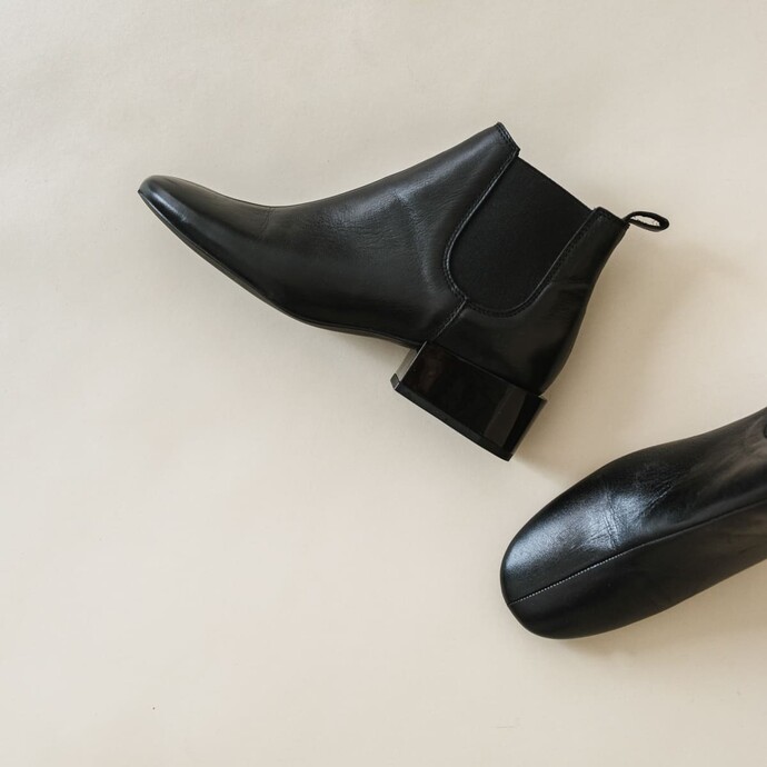 Bottines à talons carrés  en cuir noir