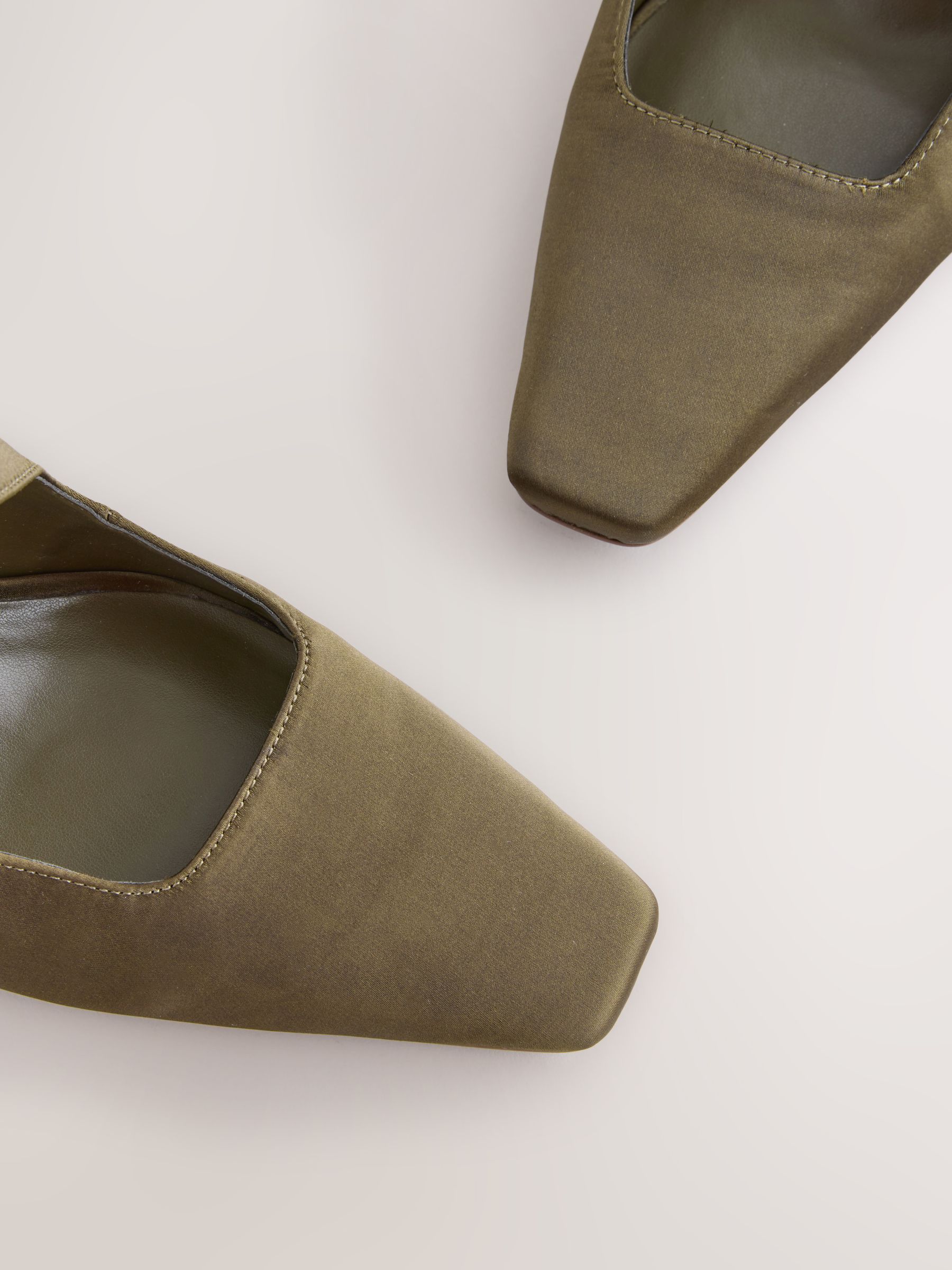 Olijfgroen - Cross-Over Point Toe Court Heels