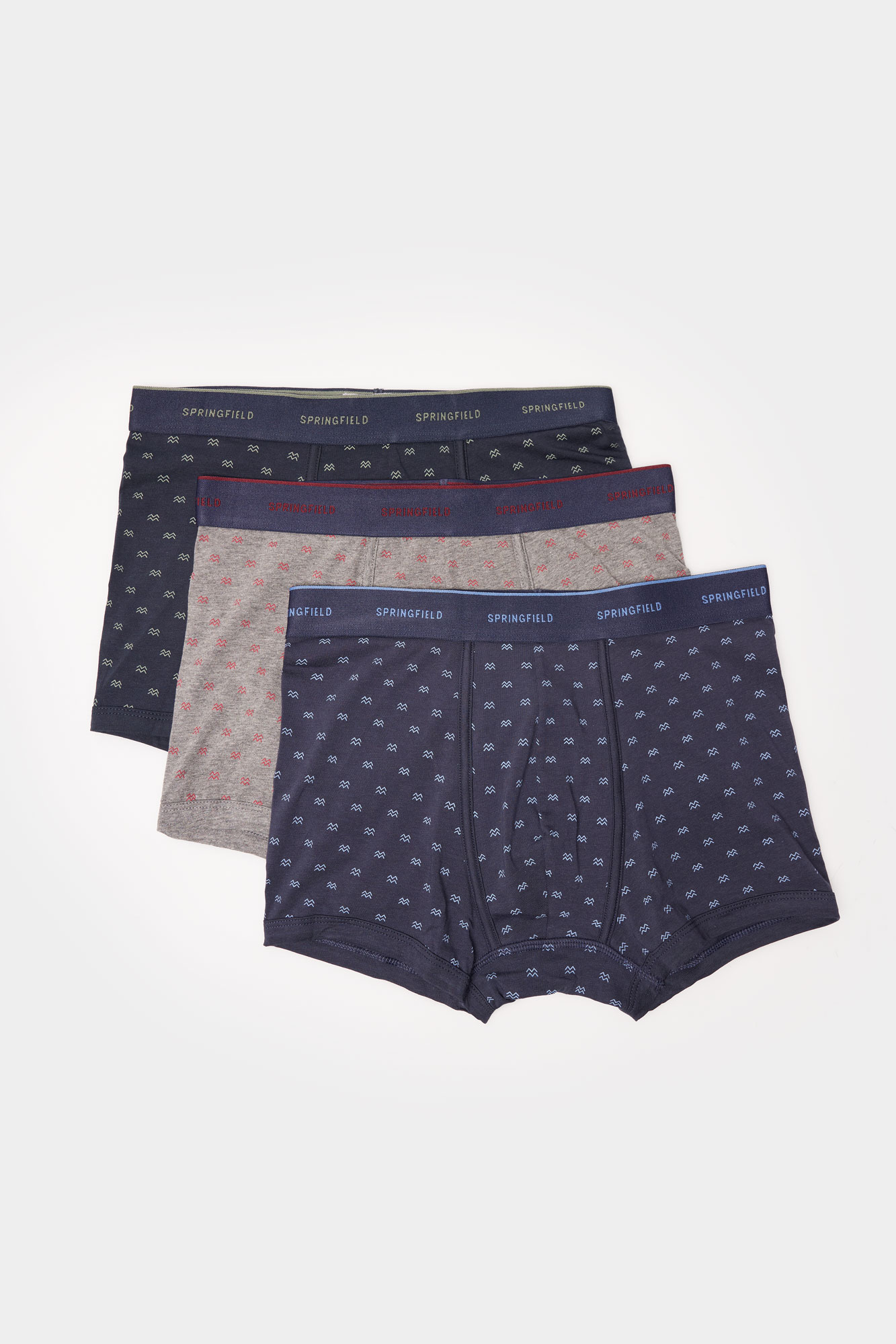 Pacote com 3 cuecas boxer com microestampas.