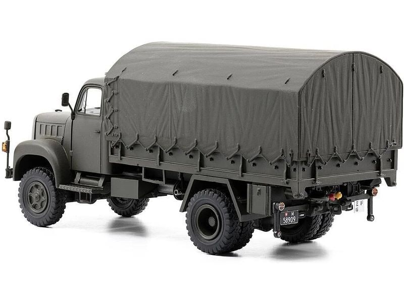 ACE Militärfahrzeug Saurer 2 DM 1:50 Modellbausatz des Schweizer Militärlastwagens