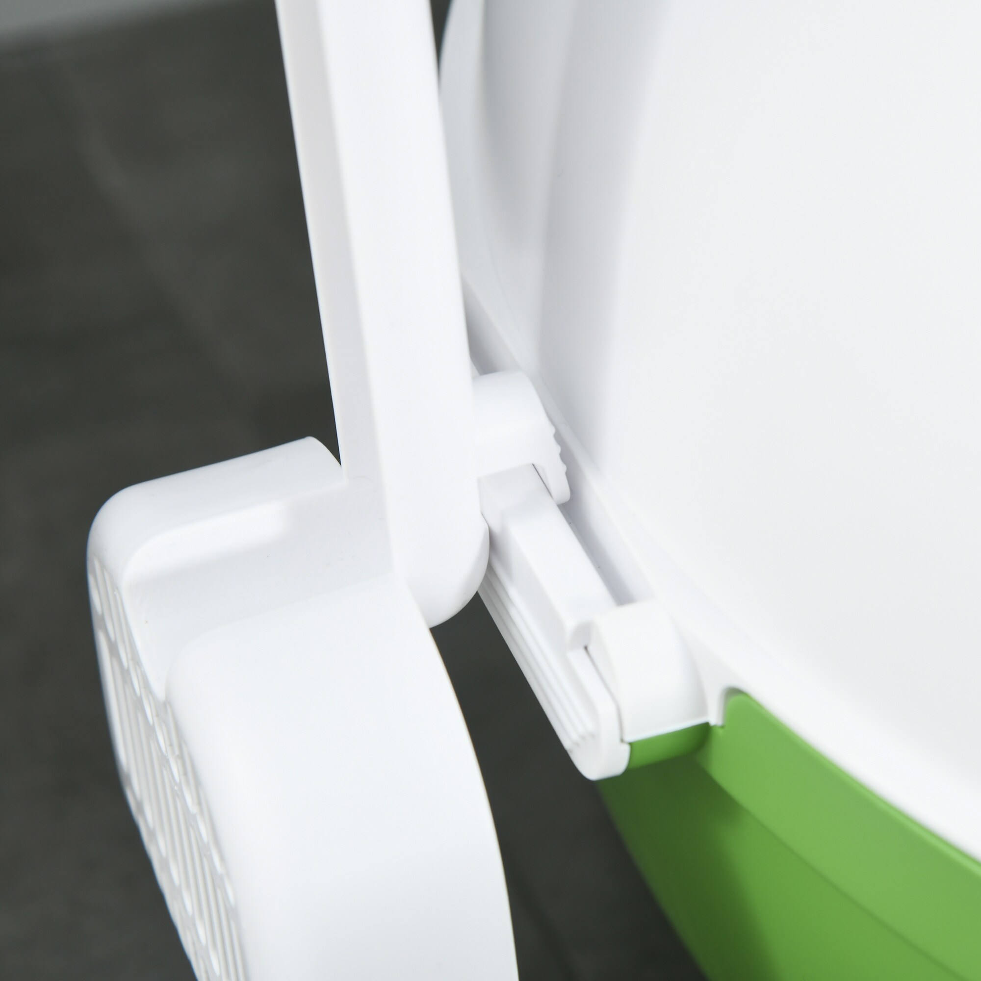 PawHut Katzentoilette mit Schaufel grün, weiß 53L x 51B x 48H cm
