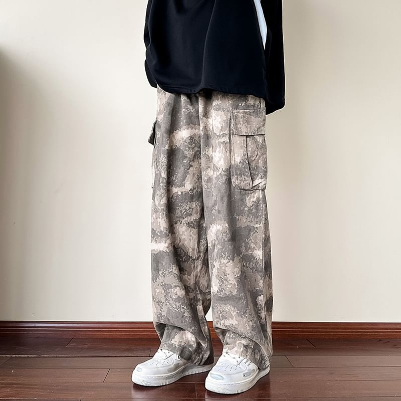 YERGO - Middelhoge camouflageprint jeans met wijde pijpen
