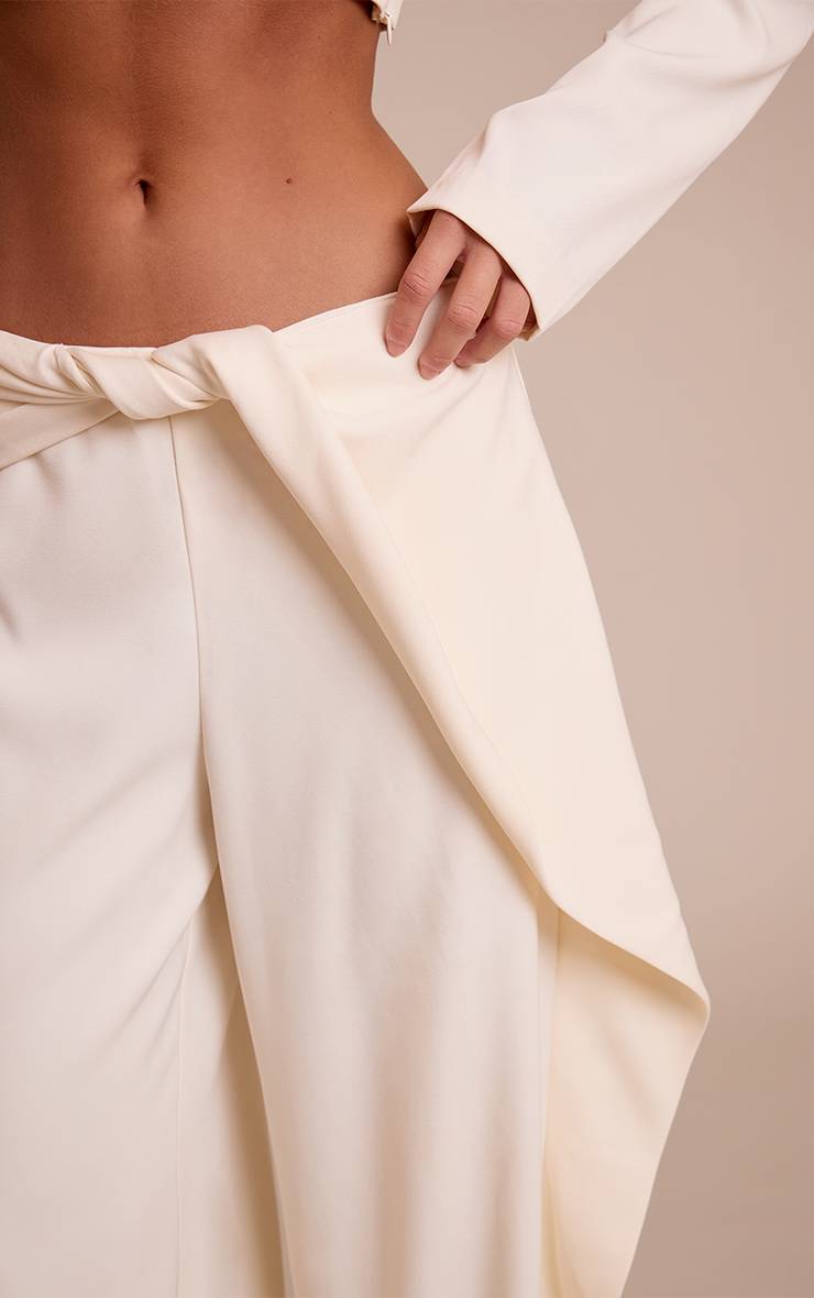 Crème Pantalon À Détail Torsadé