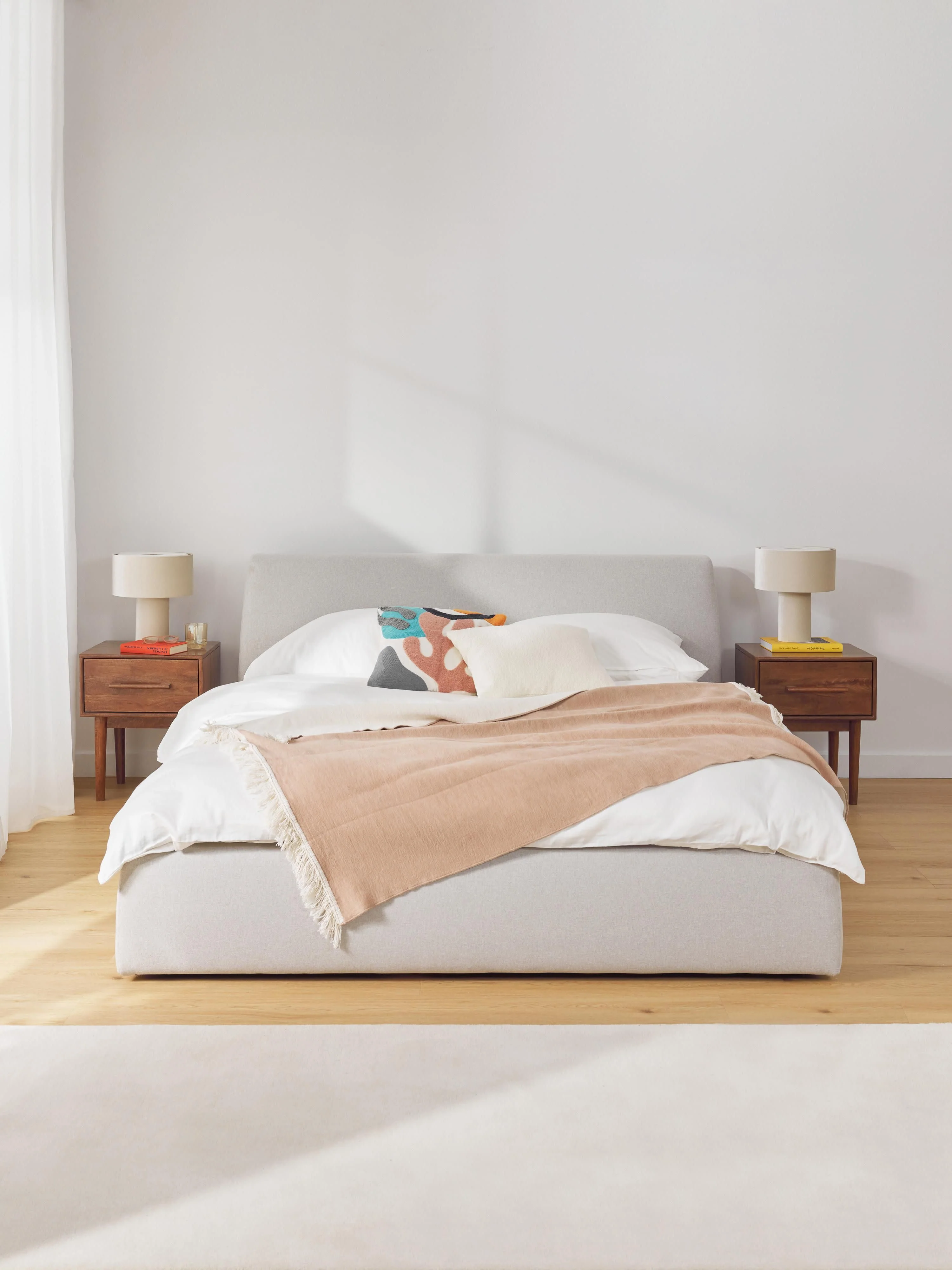 Gestoffeerd bed Cloud met opbergruimte