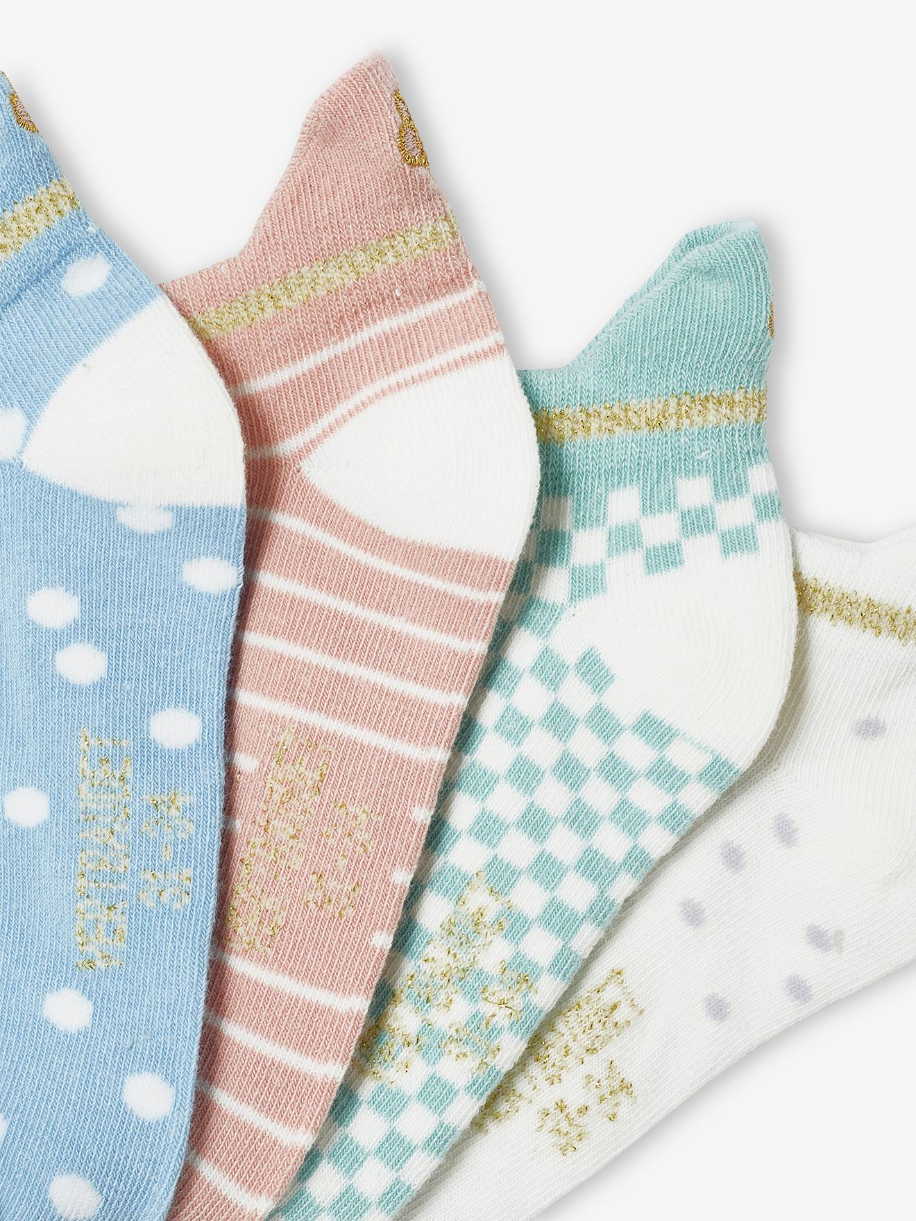Pacote com 4 pares de meias curtas cor creme.