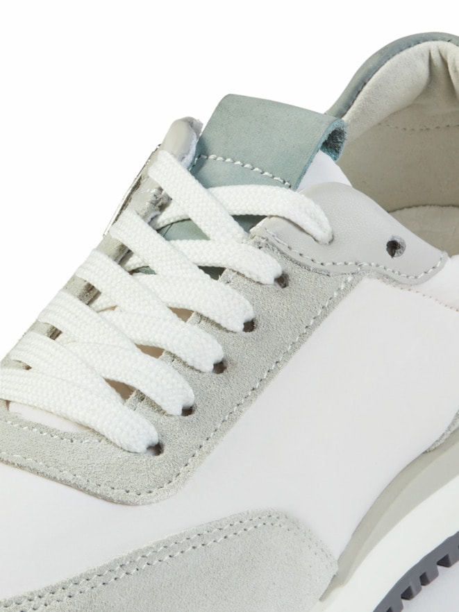 Smart Sneaker