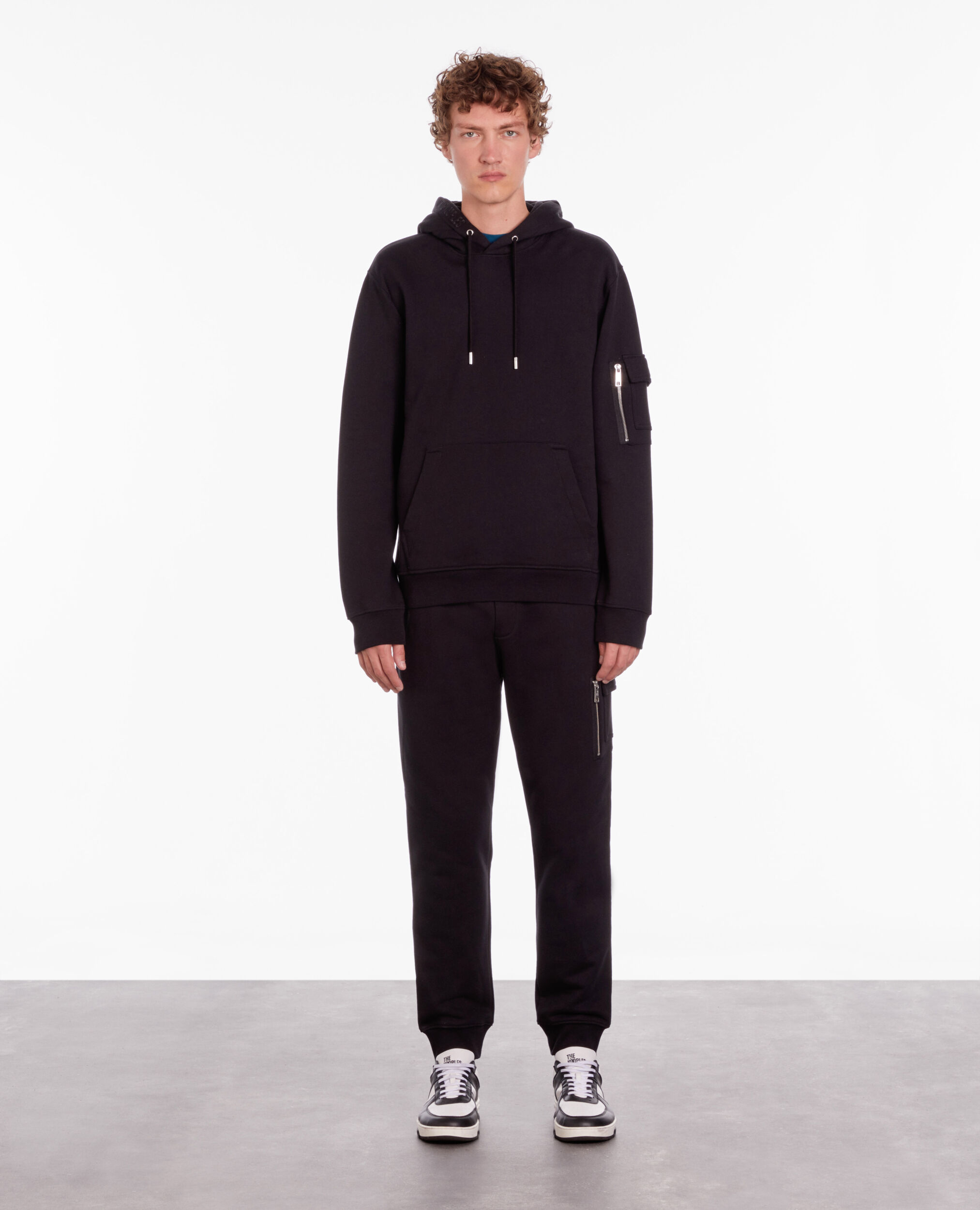 Sweatshirt à capuche noir avec logo