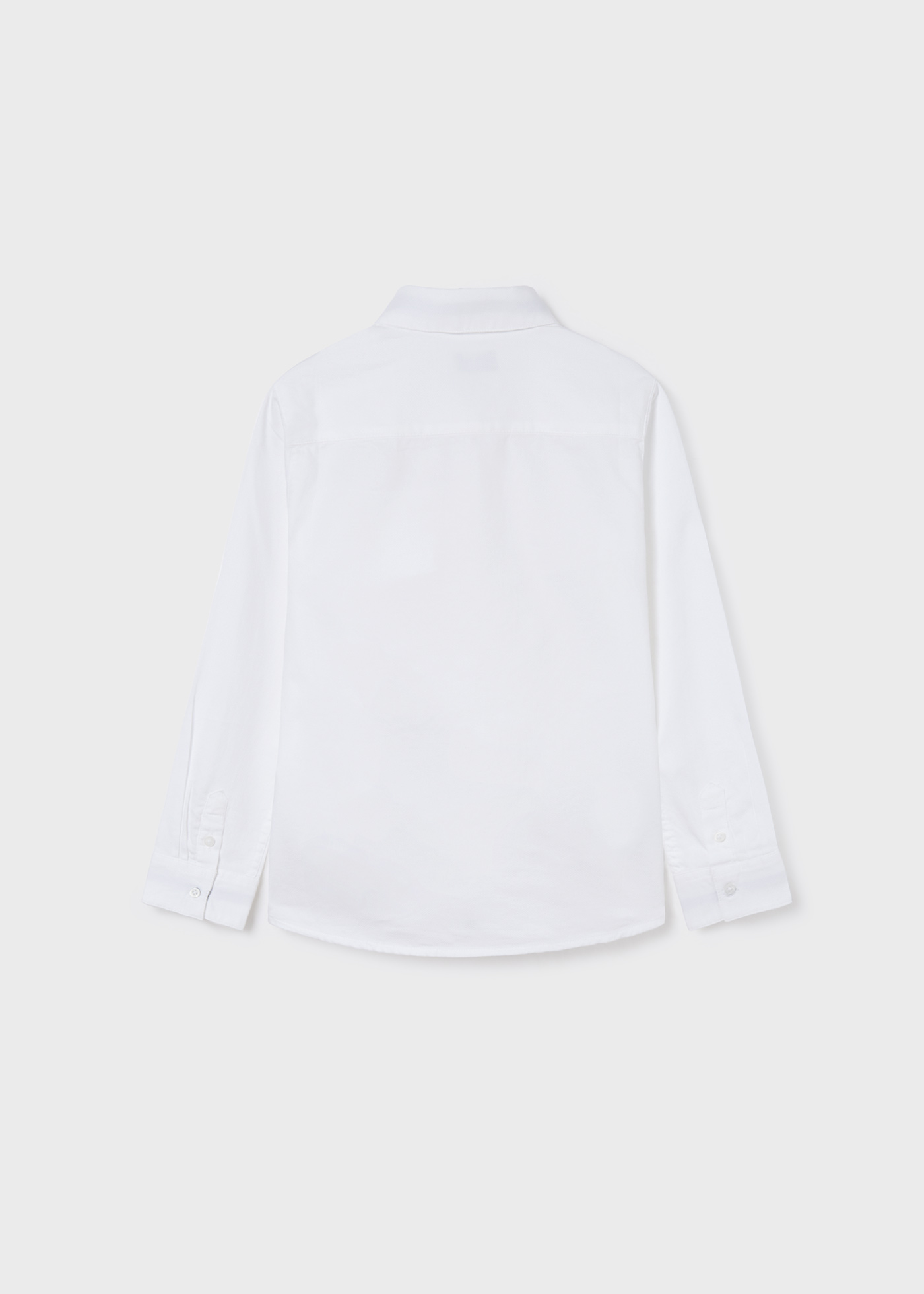 Camisa de manga comprida para meninos, feita com algodão sustentável.