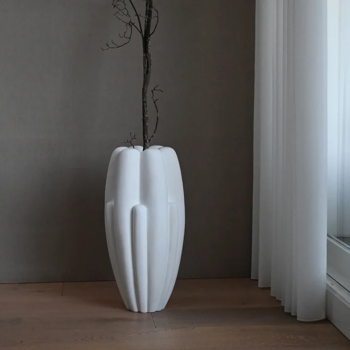 101 Copenhagen - Bloom Slim Vase, mini, bone white