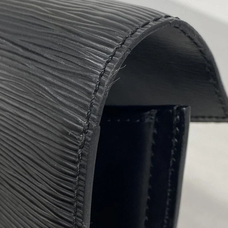Louis Vuitton Vintage Louis Vuitton Clutch Black