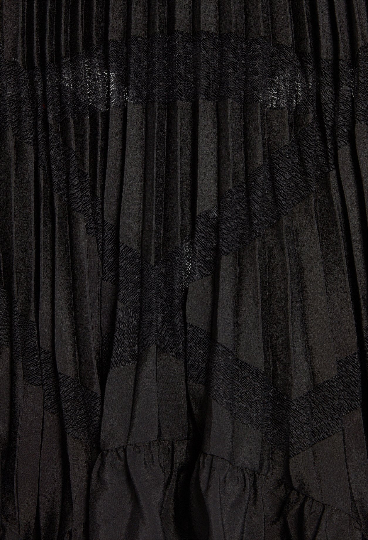 Robe midi plissee asymetrique noire