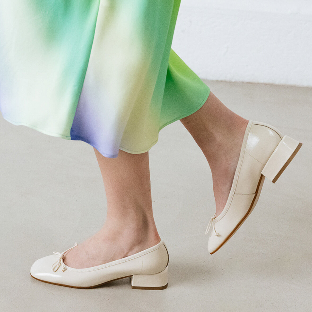 Jonak Ballerines en Cuir verni Sybille écrues