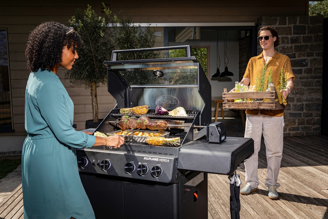 RÖSLE BBQ Station Gasgrill ALL FLAME HERO 4-flammig 50 mbar