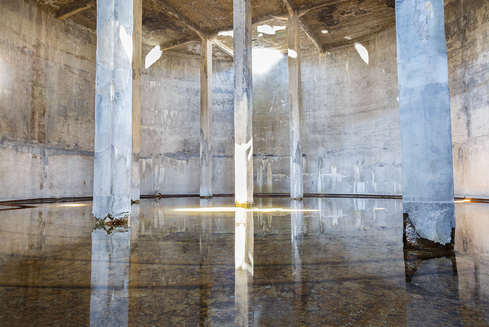 Foto op plexiglas Fabriekshal 120 x 80 cm