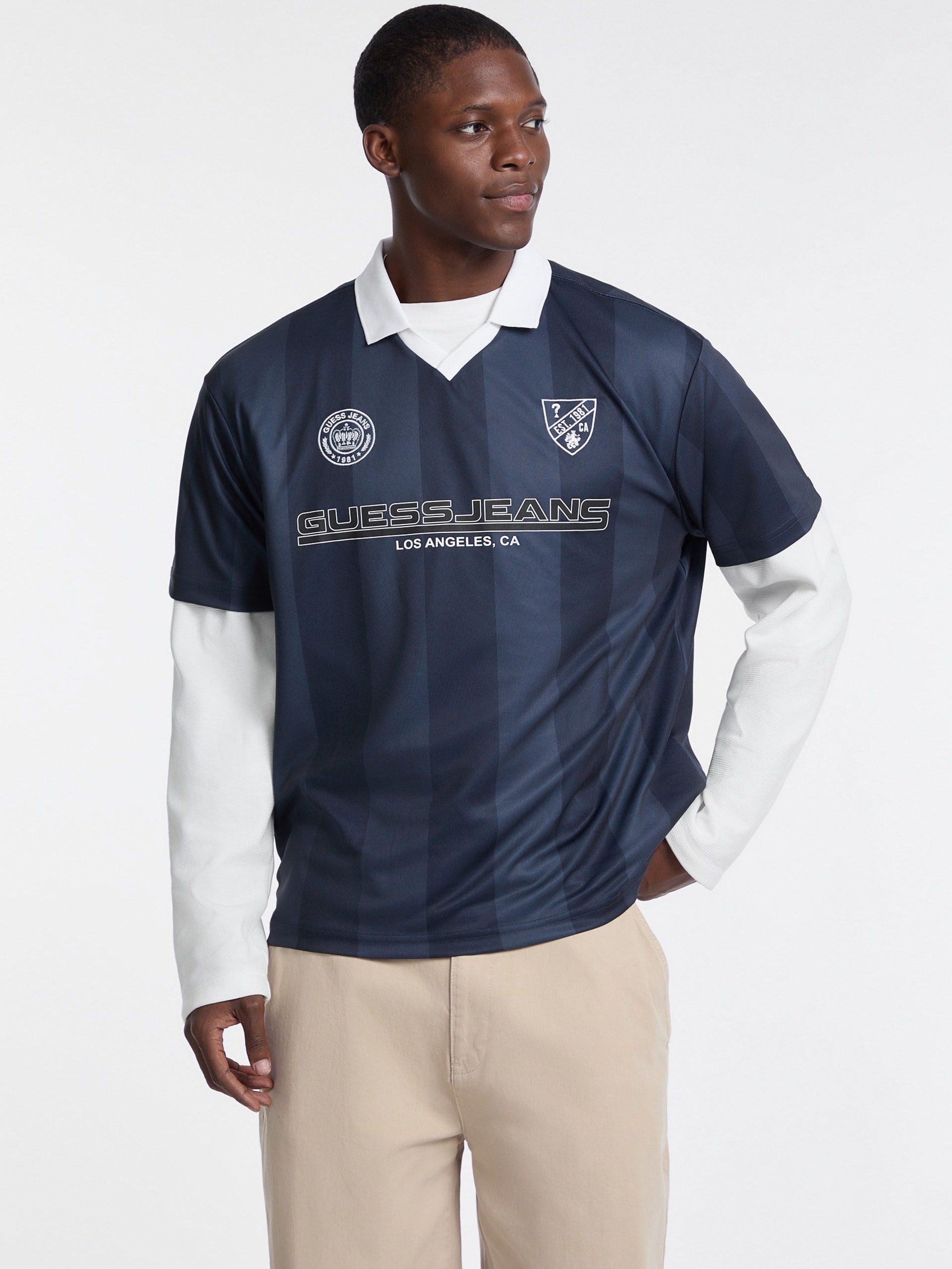 Polo com o logotipo do futebol