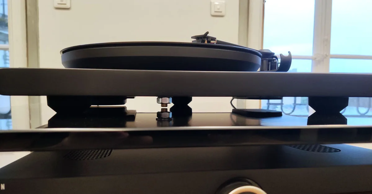 Roksan Attessa Noir satin Platines vinyle hi-fi