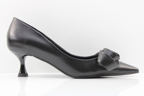 Lola Cruz Pumps