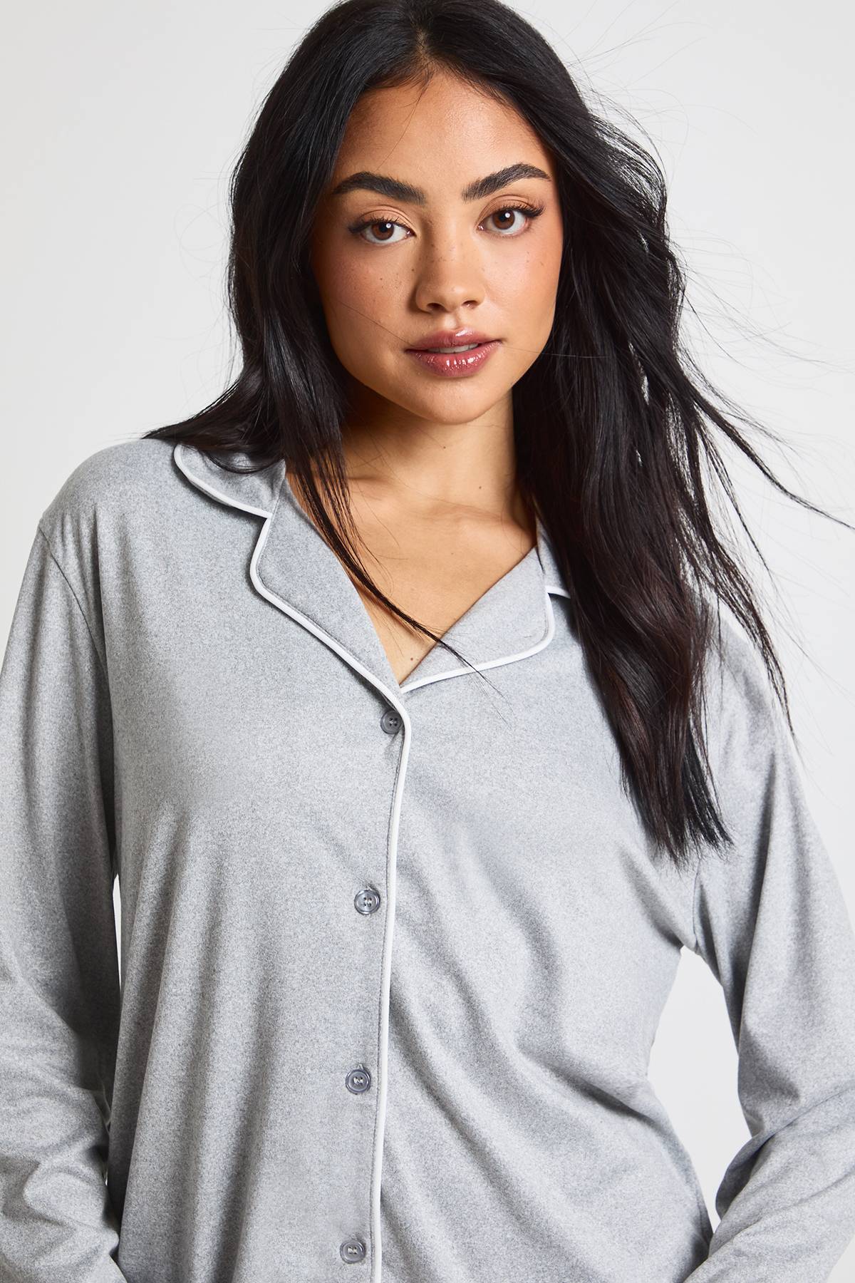 boohoo Ensemble Pyjama Chemise À Manches Longues Et Short En Jersey Avec Détails Passepoilés