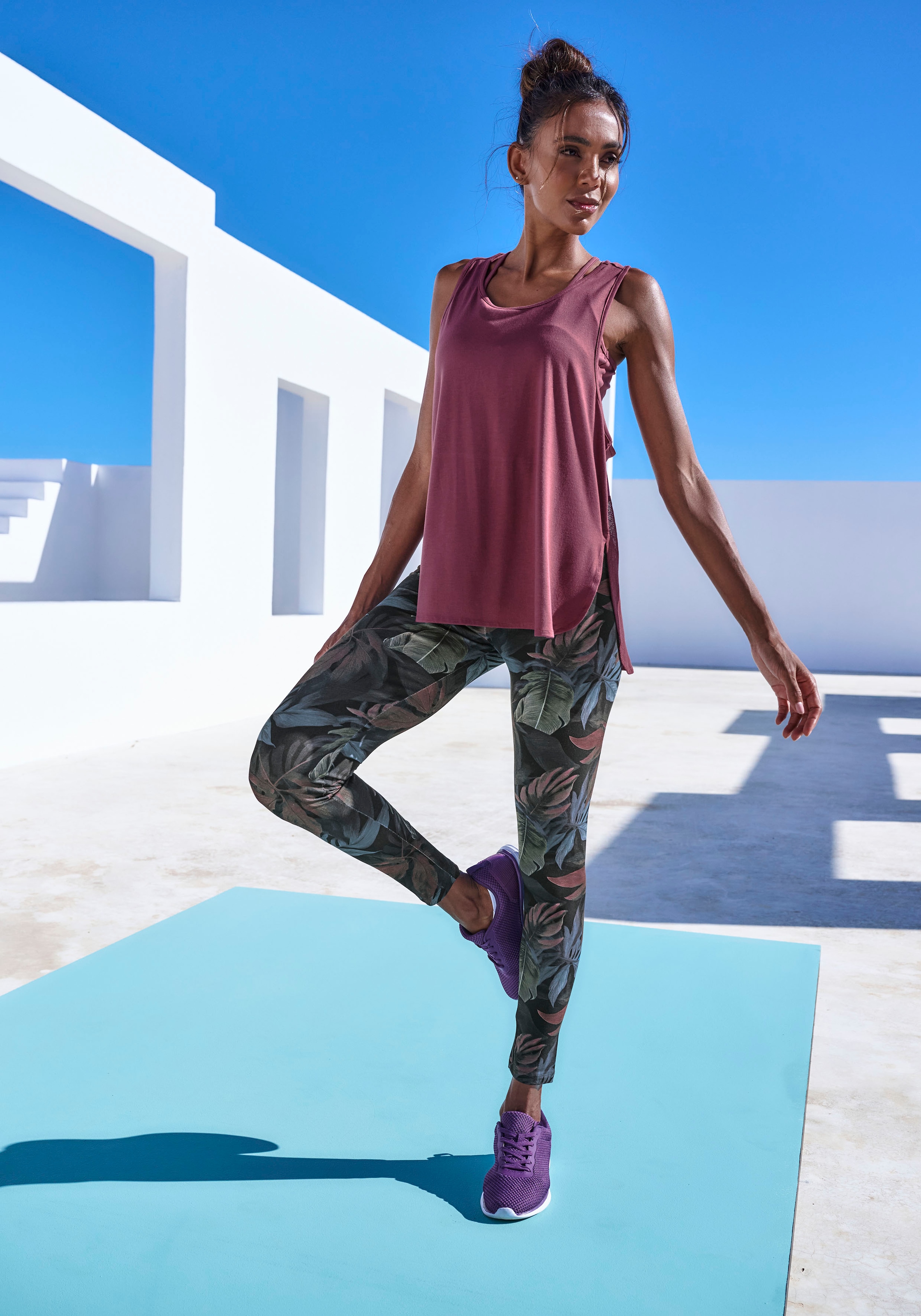 LASCANA ACTIVE Tanktop , Sporttop mit Mesheinsatz und Racerback