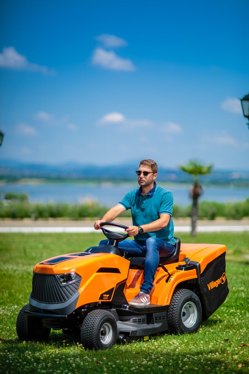 Villager VT 848 zitmaaier met zitmaaier