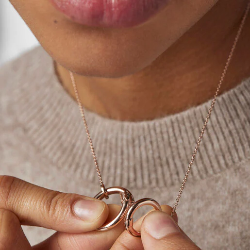 Anel médio com banho de ouro rosa 18k sobre prata.