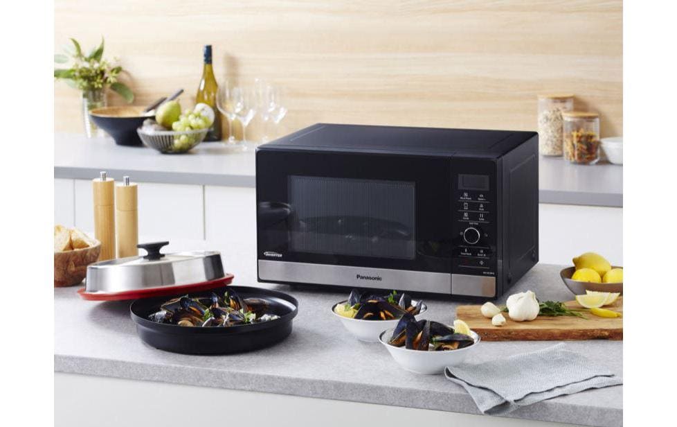 Mikrowelle NN-GD38 HSWPG Schwarz/Silber<br>Mikrowelle mit Grill und Dampfgarer