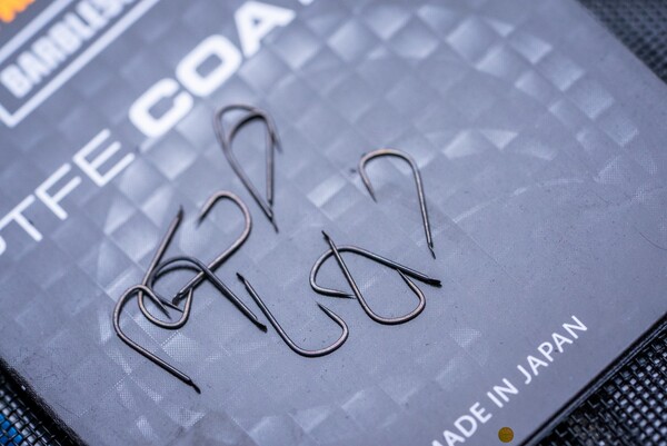 Hameçons Poissons Blancs Guru Fine Wide Gape Barbless (10 Pièces)